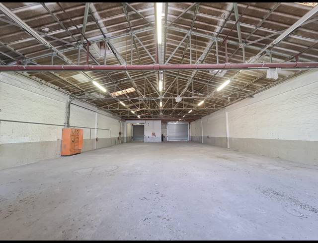 551M² WAREHOUSE TO LET IN BELLVILLE SOUTH